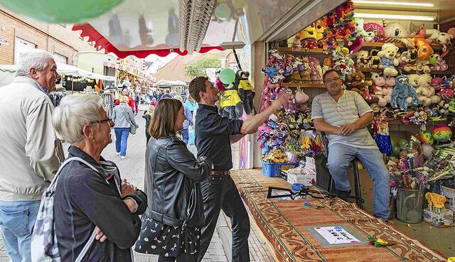 Diverse Stände sorgen für Spaß und Kurzweil auf dem Frühjahrsmarkt | Foto: Martin Elsen