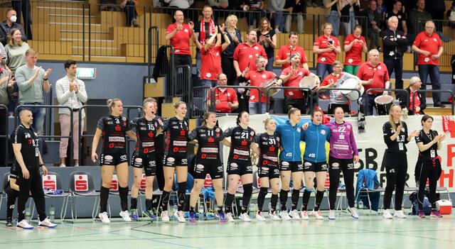 Warten auf den Schlusspfiff... | Foto: cc