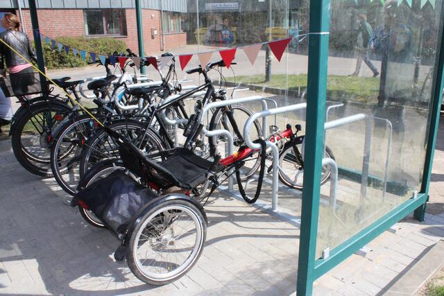 Auch der neue Fahrradständer wurde eingeweiht