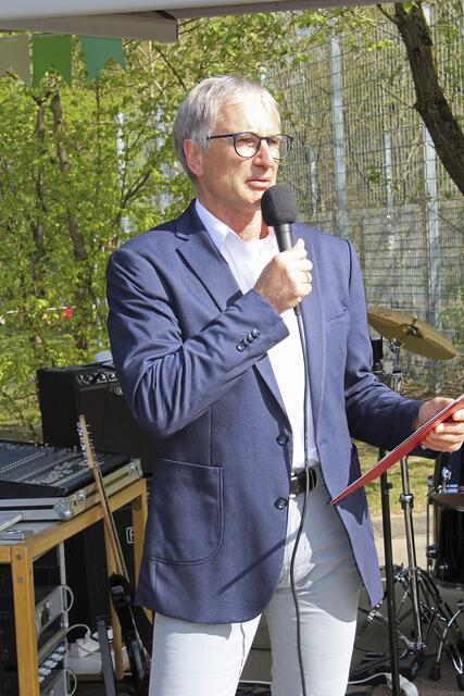 Schulleiter Martin Ihlius bedankte sich bei allen Unterstützern