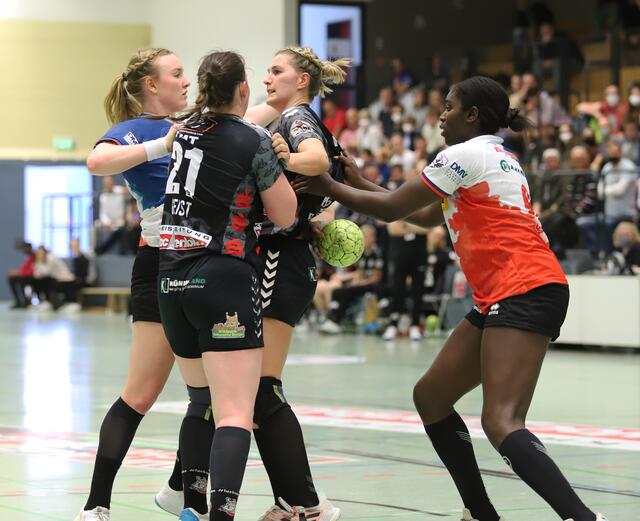 Eins - Zwei - Drei - wo ist der Ball? | Foto: cc