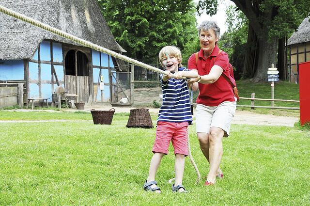 Die Familien können gemeinsam an Aktionen teilnehmen  | Foto: FLMK