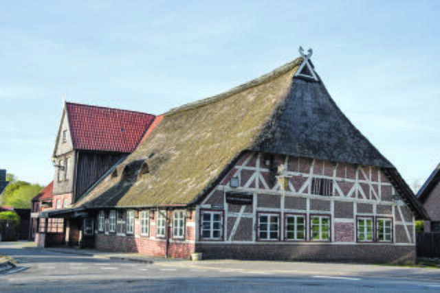 Das leerstehende Gasthaus "Zum Hundertjährigen" in Hittfeld | Foto: ts