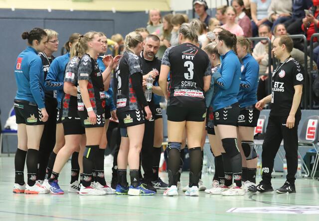 Teambesprechung bei den Handball-Luchsen | Foto: cc