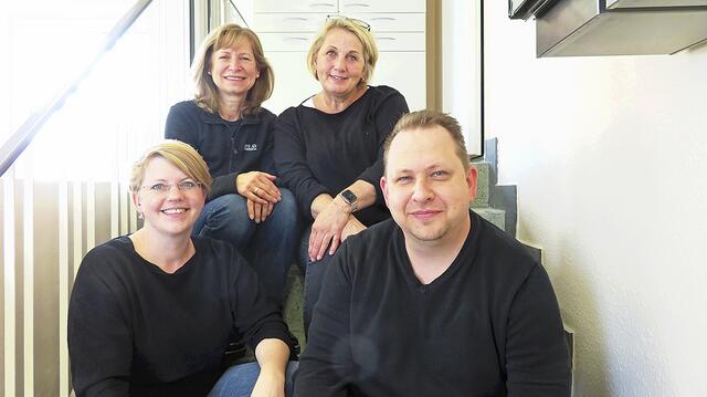 Das Team (vordere Reihe v.li): Christine Krohn und Sascha Tews, (hintere Reihe v.li.): Dorothea Springer und Wiebke Hagen | Foto: Axel-Holger Haase