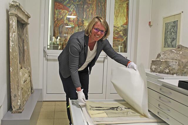 Zu den im Schaumagazin untergebrachten Werken gehören auch etliche Skizzen. Dieser Akt stammt aus der Studienzeit Johann Bossards, weiß Museumsleiterin Heike Duisberg-Schleier. Jeden letzten Sonntag im Monat finden hier Führungen statt