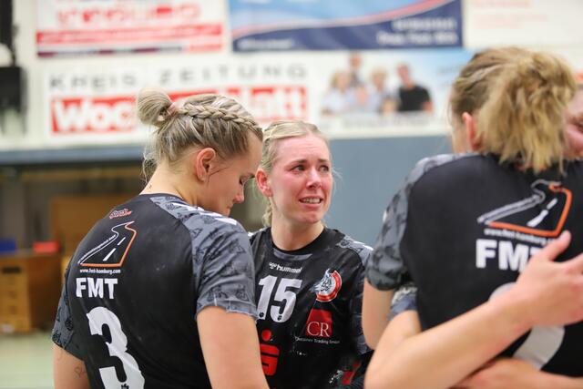 Tränen nach Abpfiff des Spiels... | Foto: cc