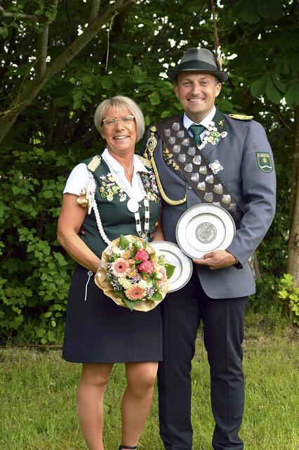 Schützenkönigin Bettina Meyer und Schützenkönig Lars Wolle | Foto: Marcel Mügge / SV Blumenthal