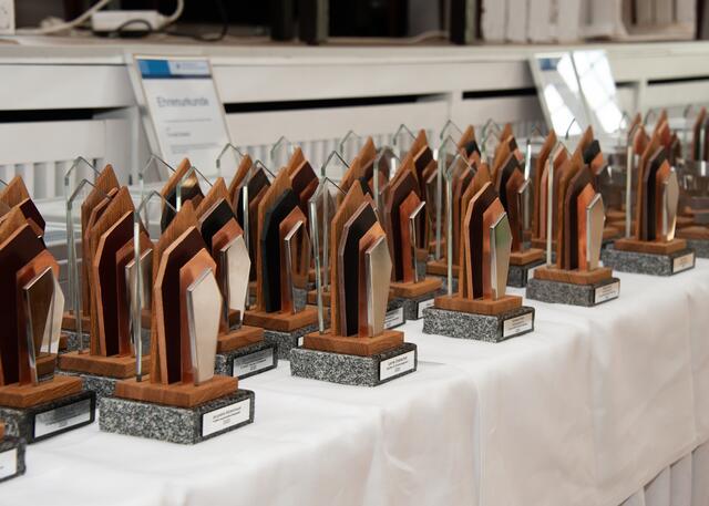 Eine Skulptur als Preis für die Gesellen und Gesellinnen | Foto:  Kreishandwerkerschaft Stade /Foto Schattke