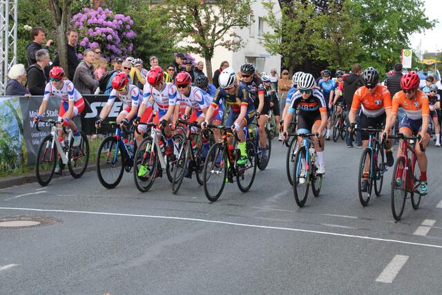 Start der Frauen-Konkurrenz | Foto: os