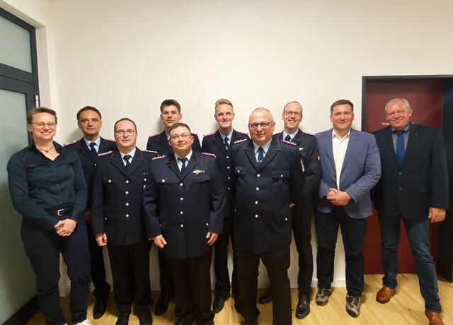 (v.li) Bianca Tacke, Sven Plate, Lars Schulenburg, Fabian Rehr, Jan Schulz, Marvin Sievers, Thorsten Buchau, Sebastian Frahm, Kai Wenk, Hermann Pott | Foto: Hendrik Petersen, GPW-V