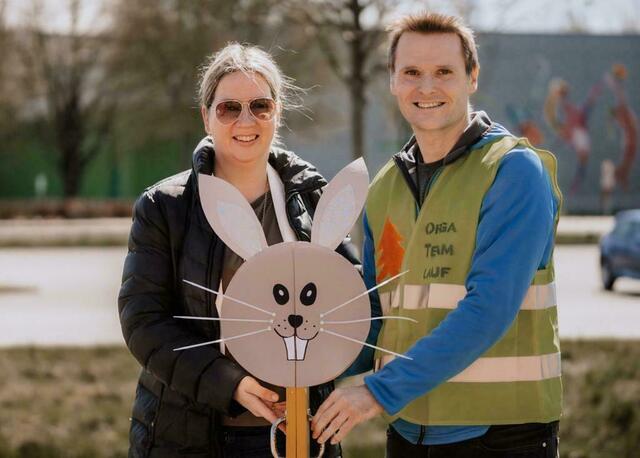 Udo Feindt mit der CDU-Landtagskandidatin Birgit Butter vor dem Stader Spendenlauf an Ostern 2022 | Foto: Jörg Stiegler