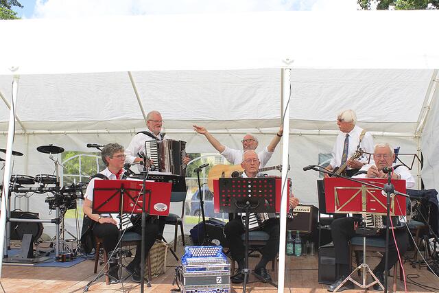 Die Band "Musikuss" sorgte für musikalische Unterhaltung | Foto: sb