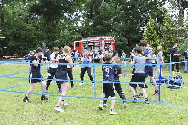 Die Boxabteilung des FC Fredenbeck beim Schautraining | Foto: sb