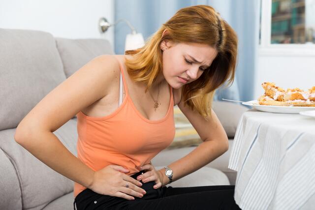 Bei Reizdarm leidet die gesamte Lebensqualität. Die Symptome lassen sich meist durch ein spezielles Milchsäurebakterium in den Griff bekommen | Foto: stock.adobe.com / Jack F