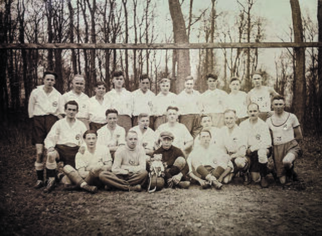 Ein Bild aus der Anfangszeit der Abteilung: die Herrenmannschaft des MTV Himmelpforten im Jahr 1928 | Foto: MTV