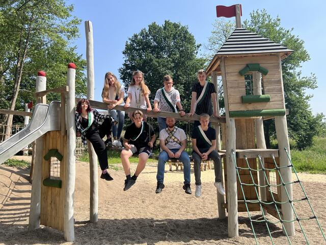 Foto:
Obere Reihe von links Emilia Böhn, Adju. - Tabea Gerkens, Vogelkönigin 
- Till Schaller, Adju. - Jannis Bansemer, Adju.
Untere Reihe von links Sophia Lemmel, Adju. - Jannick Voss, Adju. - Fin�Luca Niestroy, Scheibenkönig - Till Kluth, Adju | Foto: Anna-Lena Gäth