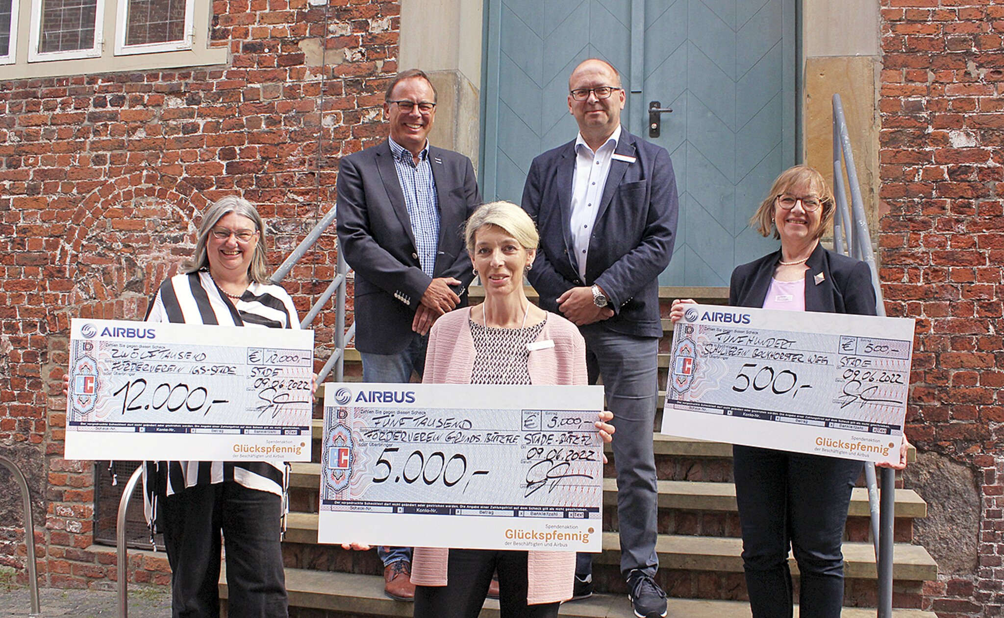 Gl ckspfennig Initiative Von Airbus 17 500 Euro Spendengelder F r gl-ckspfennig-initiative-von-airbus-17-500-euro-spendengelder-f-r