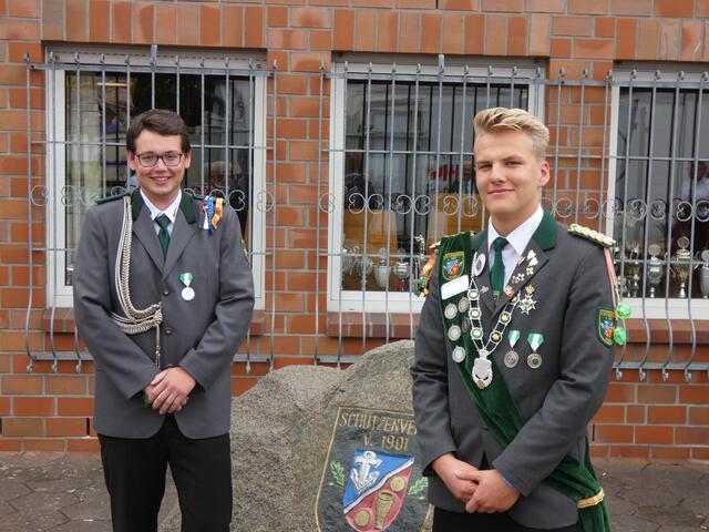 Jungeschützenkönig Lars Niemeyer und sein Adjutant Florian Meyer | Foto: Schützenverein Assel
