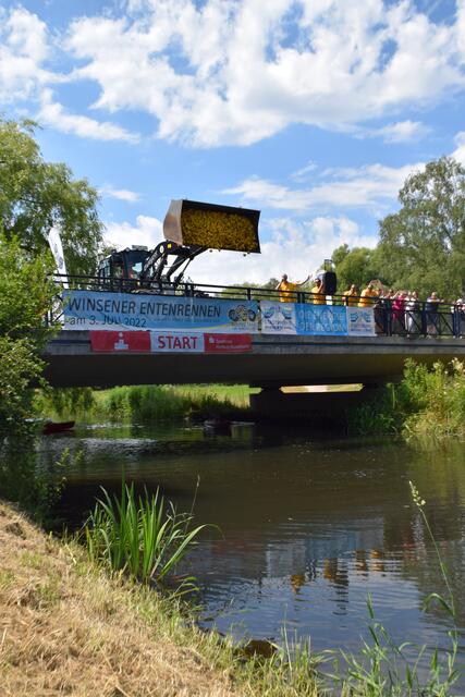 Impressionen: 15. Winsener Entenrennen 