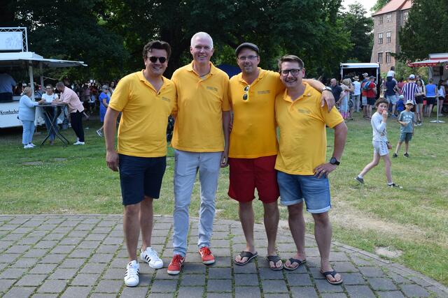 Impressionen: 15. Winsener Entenrennen 