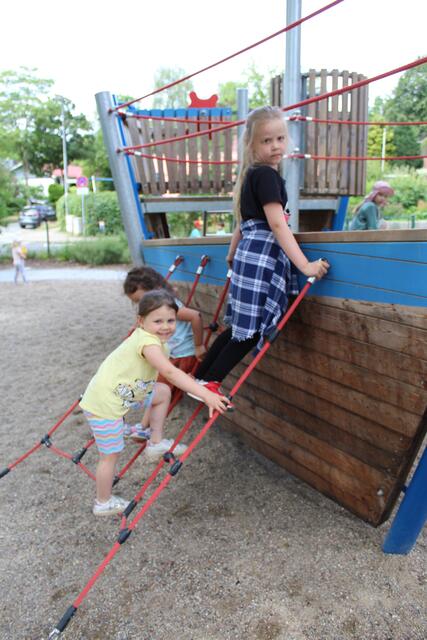 Auf dem Außengelände der Kinderwelt wird gespielt und getobt | Foto: pm