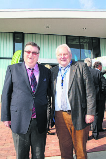 Die Zukunftswerkstatt Buchholz ist ihnen ein großes Anliegen: Armin May (li.) und CDU-Landtagsabgeordneter Heiner Schönecke | Foto: kb