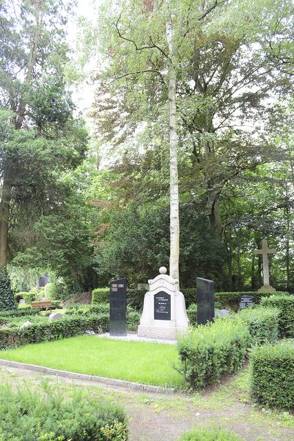 Das neue Gemeinschaftsgrab "Unter der Buche" auf dem Horstfriedhof | Foto: sb