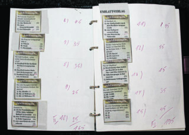 So rätseln Profis: Gewinnerin Uta Resemann hat alle Fragen ausgeschnitten und aufgeklebt