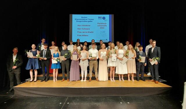 Die Abgänger der Klasse FOW 20_2 | Foto: BBS Buchholz