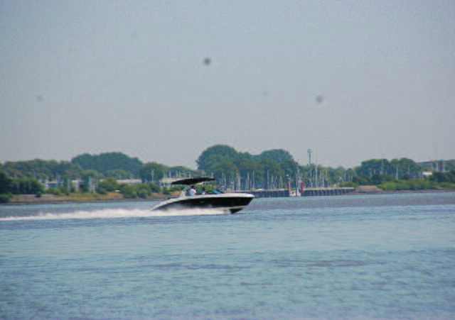 Bei Motorbootfahrern ist die Elbe ein beliebtes Revier