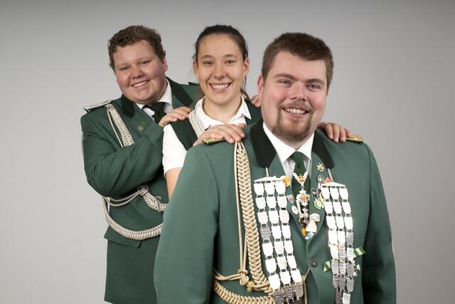 Jungschützen Jungschützenkönigsteam
vlnr: Adjutant Oliver Mauruschat, Adjutantin Beke von Ahnen, Jungschützenkönig
Jan-Henning Feindt