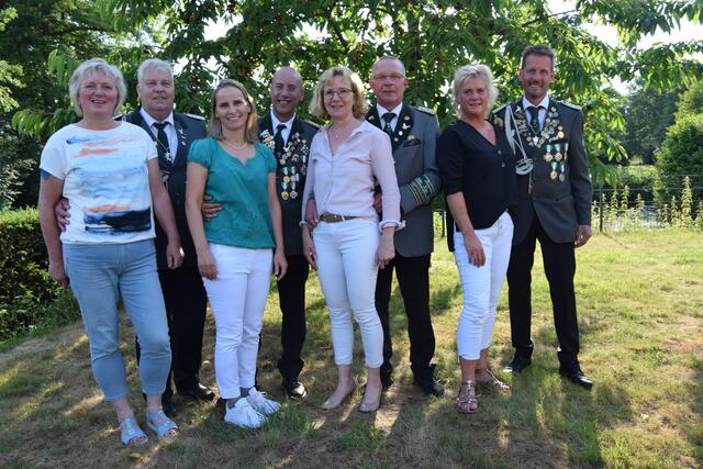 Königsgespann mit Ehefrauen | Foto: ts