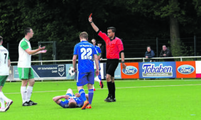 Marvin Schories ist Schiedsrichter beim Buchholzer FC und ist zudem in unterschiedlichen Ehrenämtern tätig. Als Ansetzer kann er den Mangel an Schiedsrichtern bestätigen  | Foto: Lahse 