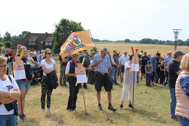 Auch Mitglieder der Evendorfer Bürgerinitiative waren vor Ort | Foto: ce
