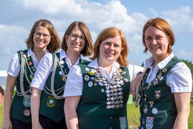 Königinnenteam v.l. Katrin Rolf, Julia Bohn, Königin Elisabeth Cordes und Annekathrin Troike | Foto: Petra Baumgarten