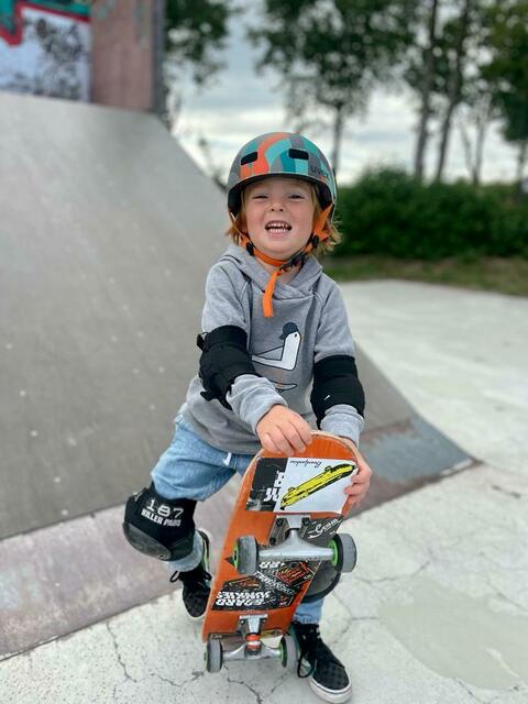 Auch der vierjährige Till skatet schon | Foto: Budweg