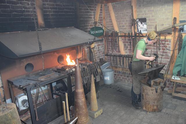 Die Hofschmiede an der Wassermühle Karoxbostel von innen | Foto: ts