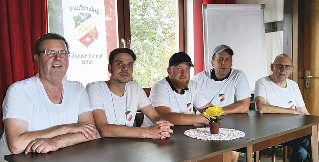 Der Vorstand des Pfeifenclubs (v. li.): Bernd Gätjens, Florian Klug, Daniel Hagen, Jens Kahl und Paul Stawinoga | Foto: Pfeifenclub Otter