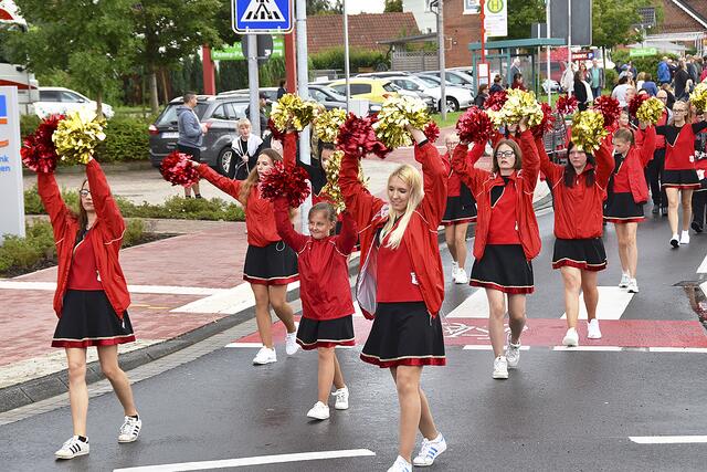 Beim Festumzug geht es bunt zu | Foto: Schützenverein Bützfleth