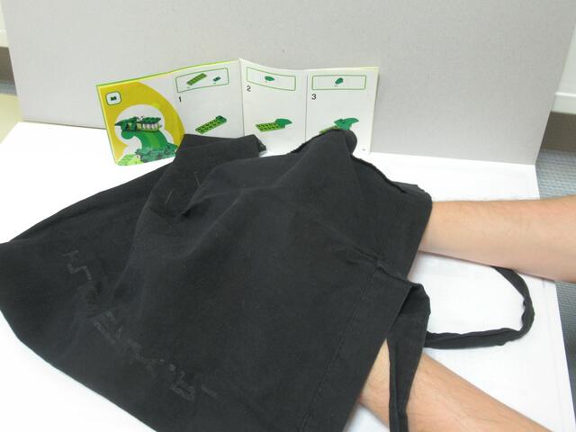 Was wird hier wohl zusammengesetzt? -&gt; | Foto: tw