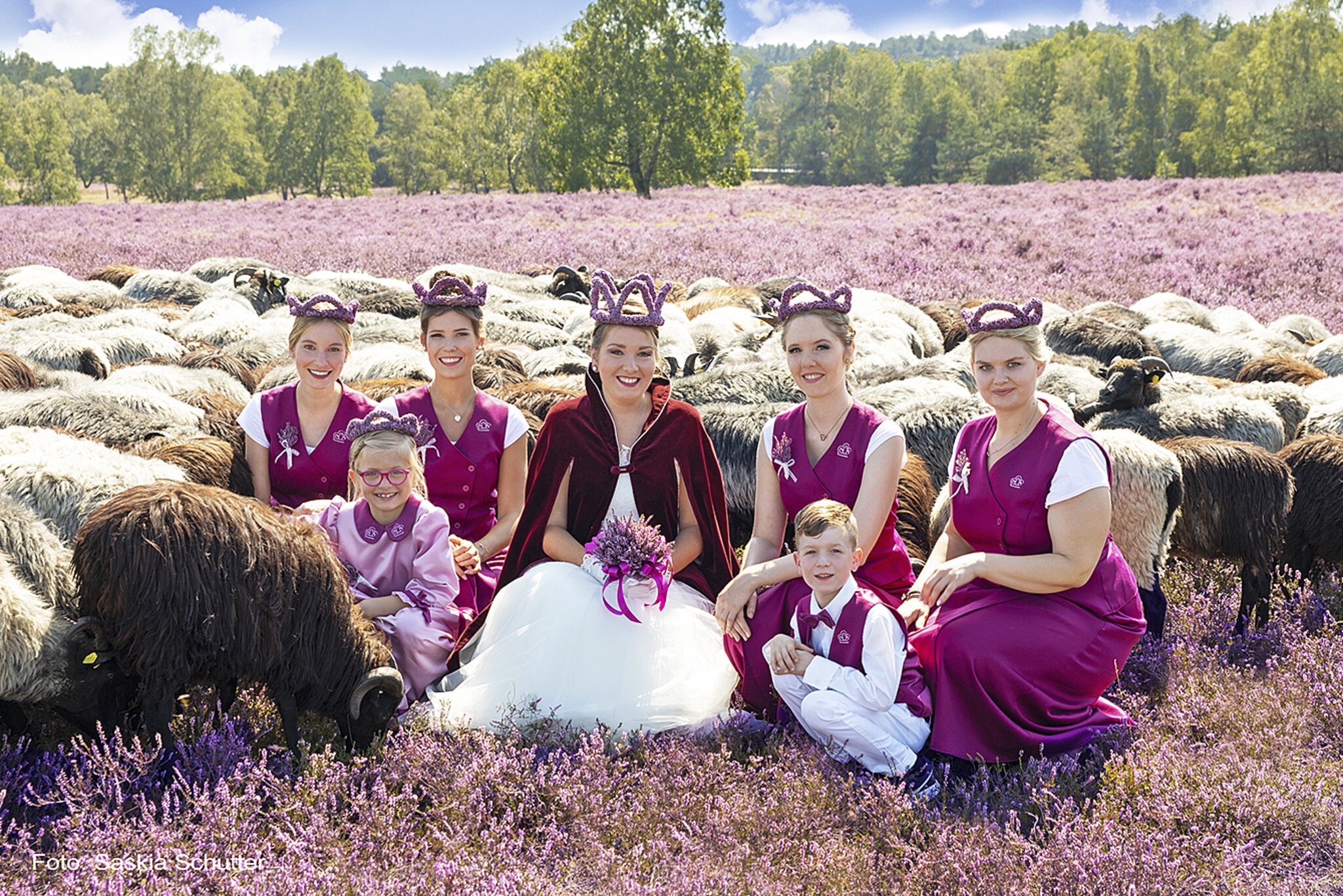 Schneverdingen feiert wieder Heideblütenfest: Heidekönigin Johanna  Stuhlmacher sucht ihre Nachfolgerin - Buchholz
