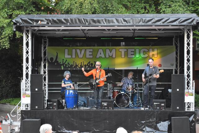 Beste Stimmung am EmporeTeich Musik lockte die Buchholzer in die