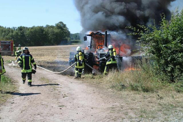 Die Feuerwehr hatte den Brand schnell uner Kontrolle | Foto: FFW Ahlerstedt/J. Bockelmann