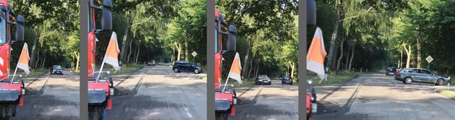 Wieder hat ein Autofahrer die Absperrung in Rutenbeck umfahren. Er traut sich aber wahrscheinlich wegen der Kamera nicht, weiterzufahren (Bild 1). Der Autofahrer setzt zum Wenden an. Ein zweiter Wagen folgt (Bild 2). Auch dem Fahrer des zweiten Pkw ist die Situation nicht geheuer (Bild 3). Er wendet ebenfalls (Bild 4). | Foto: jd