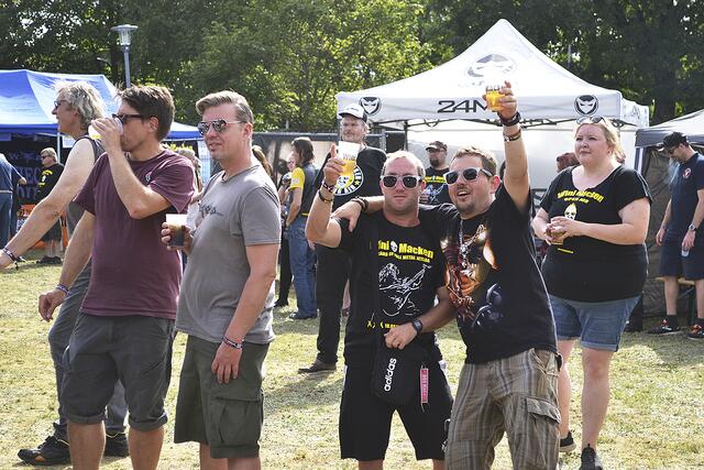 Metal und Bier gehören zusammen | Foto: bim
