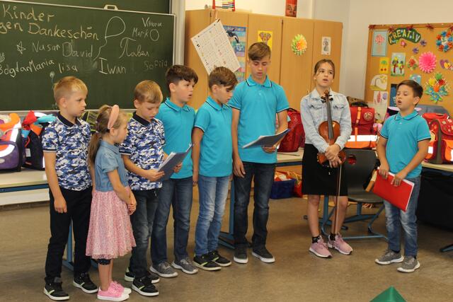 Kinder der Familie Bakuta bei einer gelungenen musikalischen Darbietung | Foto: Marion Wenner