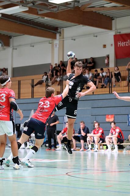 Neuzugang Jonas Gerkens im Sprungwurf während eines Testspiels | Foto: Caro Klein