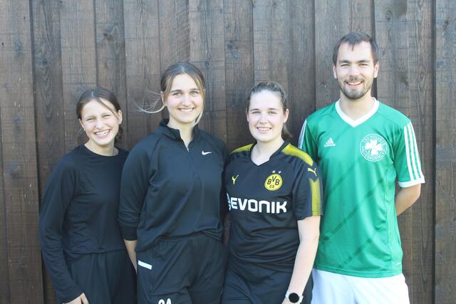 Die Trainer der D-Jugend: (v.li.) Lea Meier, Nele Merkens, Jana Schütte und Fynn Loyal | Foto: pm