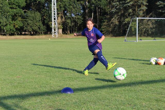 Die Mädchen beim Torschuss-Training | Foto: pm